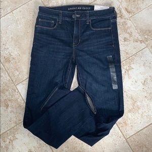 AE skinny size 8 medium wash. Next level stretch.